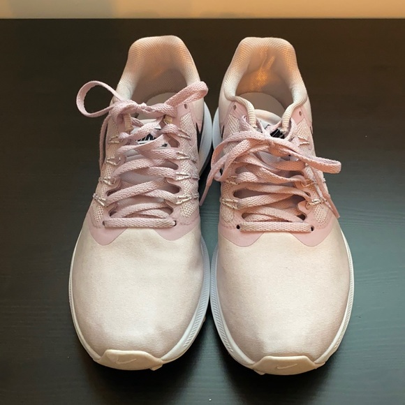 Nike Shoes - Nike run swift